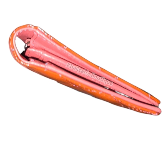 LIKE NEW!!! Chanel Coral Diamond Quilted Patent Leather CC Continental Wallet - Picture 11 of 17